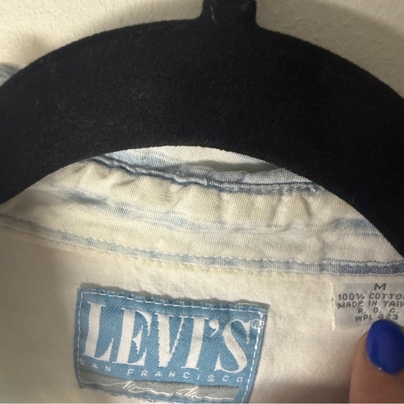 Vintage 90's Levi's Classic Blue and White Striped Casual Shirt button down - Picture 7 of 9